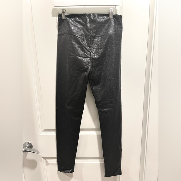 7 For All Mankind - Vegan Faux Crocodile Embossed Stretch Pants - Black - Medium - Picture 3 of 8